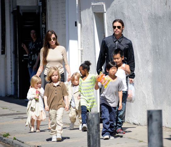 brad pitt and angelina jolie twins 2011. Brad Pitt and Angelina Jolie#39;s