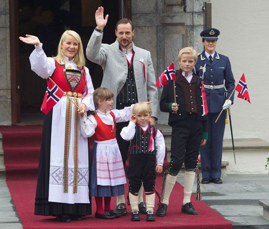 Haakon norvég királyi herceg és családja
