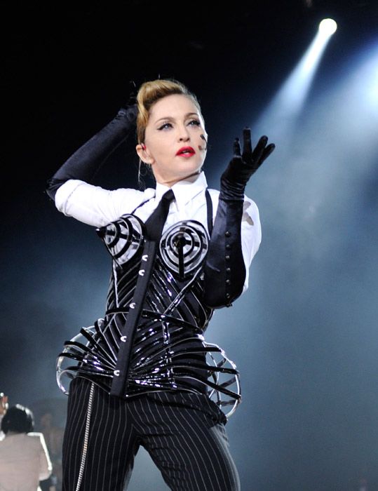 Madonna-corset--a.jpg