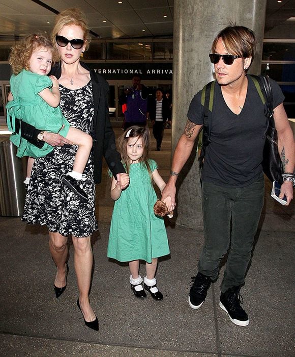 Nicole Kidman med familie på bildet
  