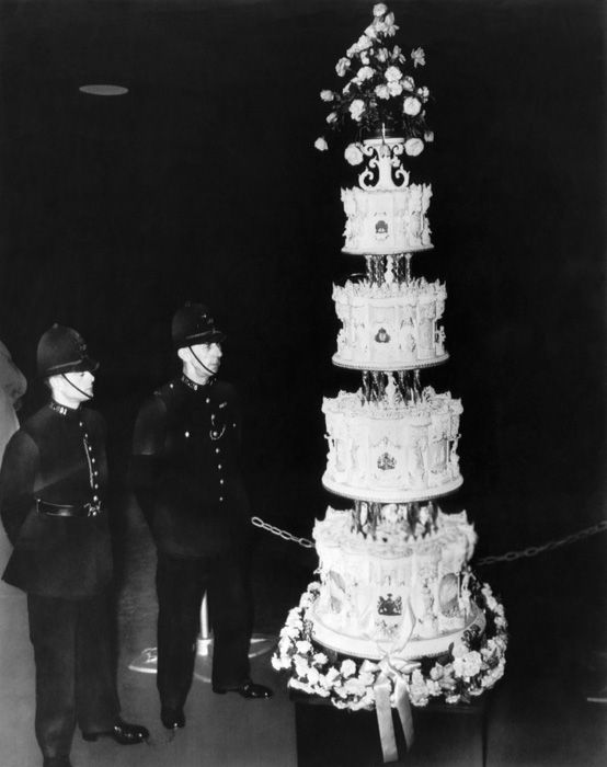 Wedding cakes queens