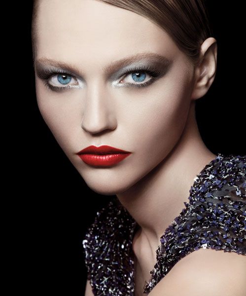 Discover the secrets of fashion makeup with Giorgio Armani