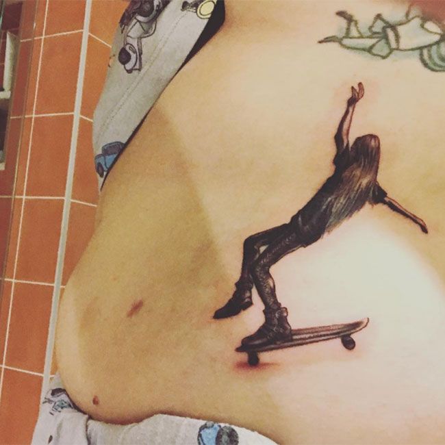 Lena Dunham turns her endometriosis scar into body art with new tattoo - hellomagazine.com