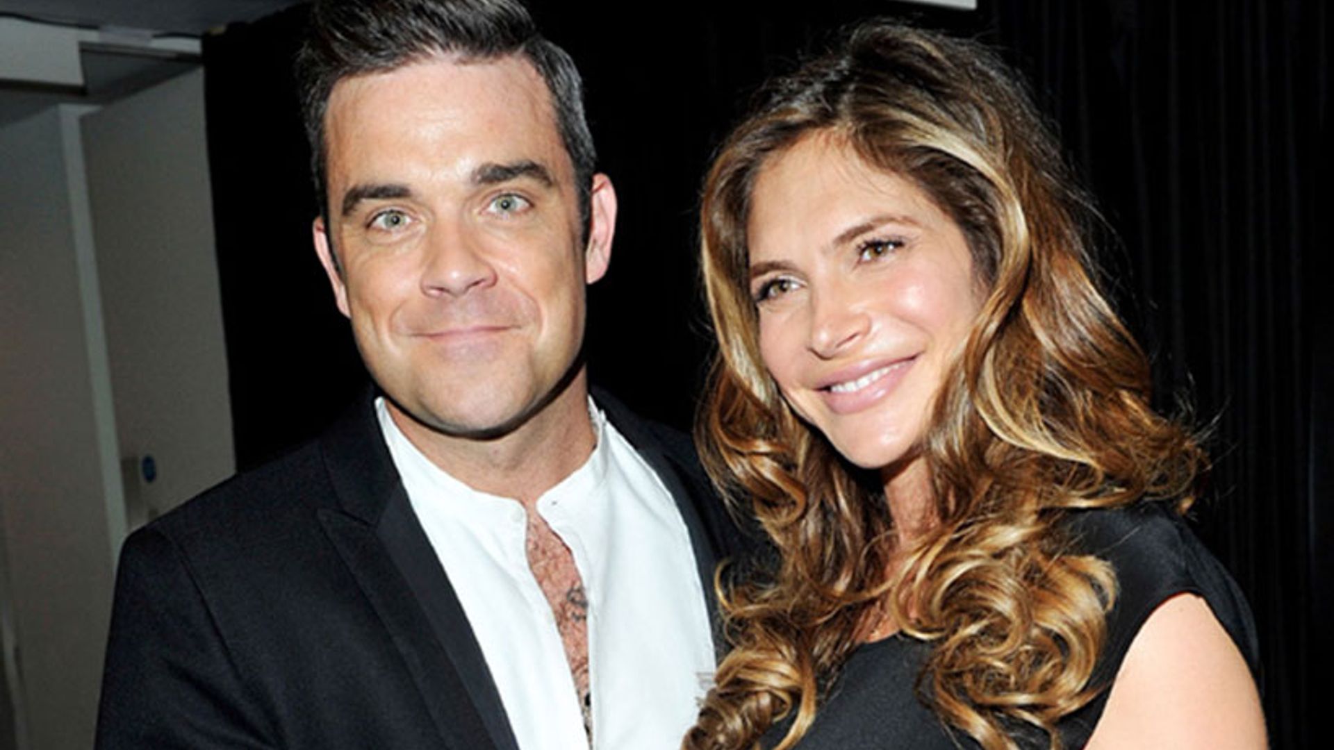 Ayda Field and Robbie Williams' daughter Teddy has fun in the sun in adorable holiday snap - take a look! - hellomagazine.com