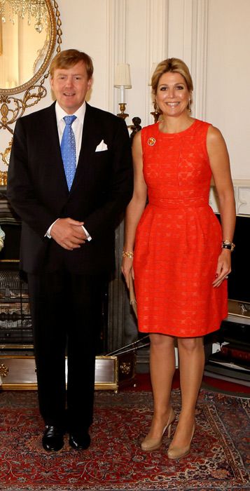 http://www.hellomagazine.com/imagenes/royalty/2013071113455/queen-with-queen-maxima/0-69-9/queen-and-king--a.jpg