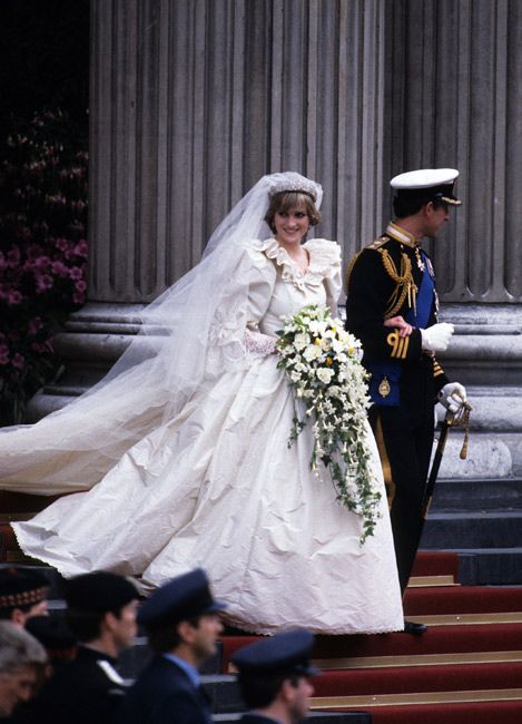 longest royal wedding dress train