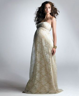 https://www.hellomagazine.com/imagenes/brides/200905111244/maternity/bridal/gowns/0-1-357/pregnant-bride--a.jpg