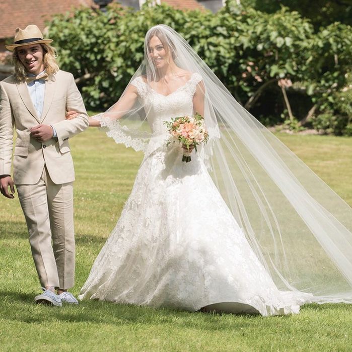 Jacqui Ainsley's wedding dress: get the look - Photo 3