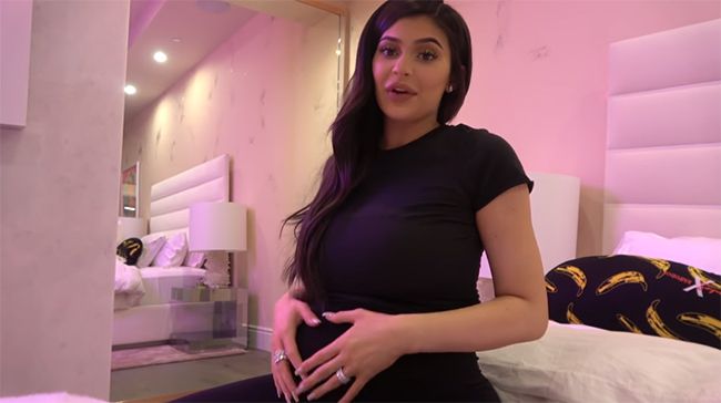 kylie-jenner-birth-video-engagement-ring