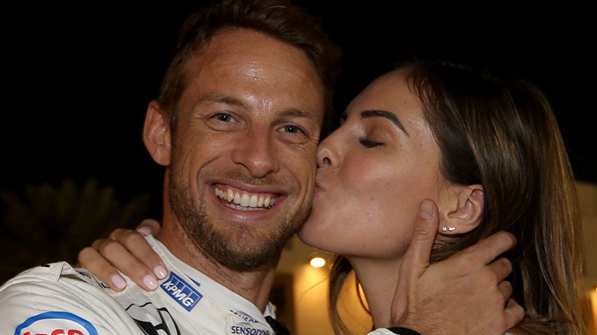 Jenson Button pops the question to girlfriend Brittny Ward: see the engagement announcement