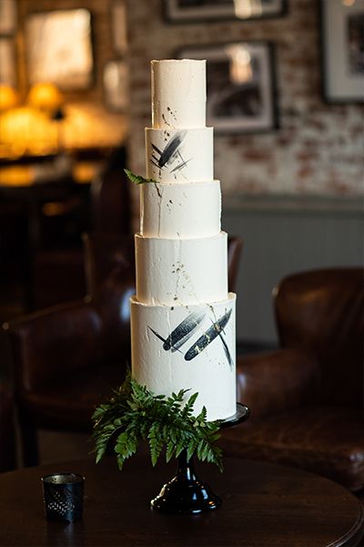 win-wedding-cake