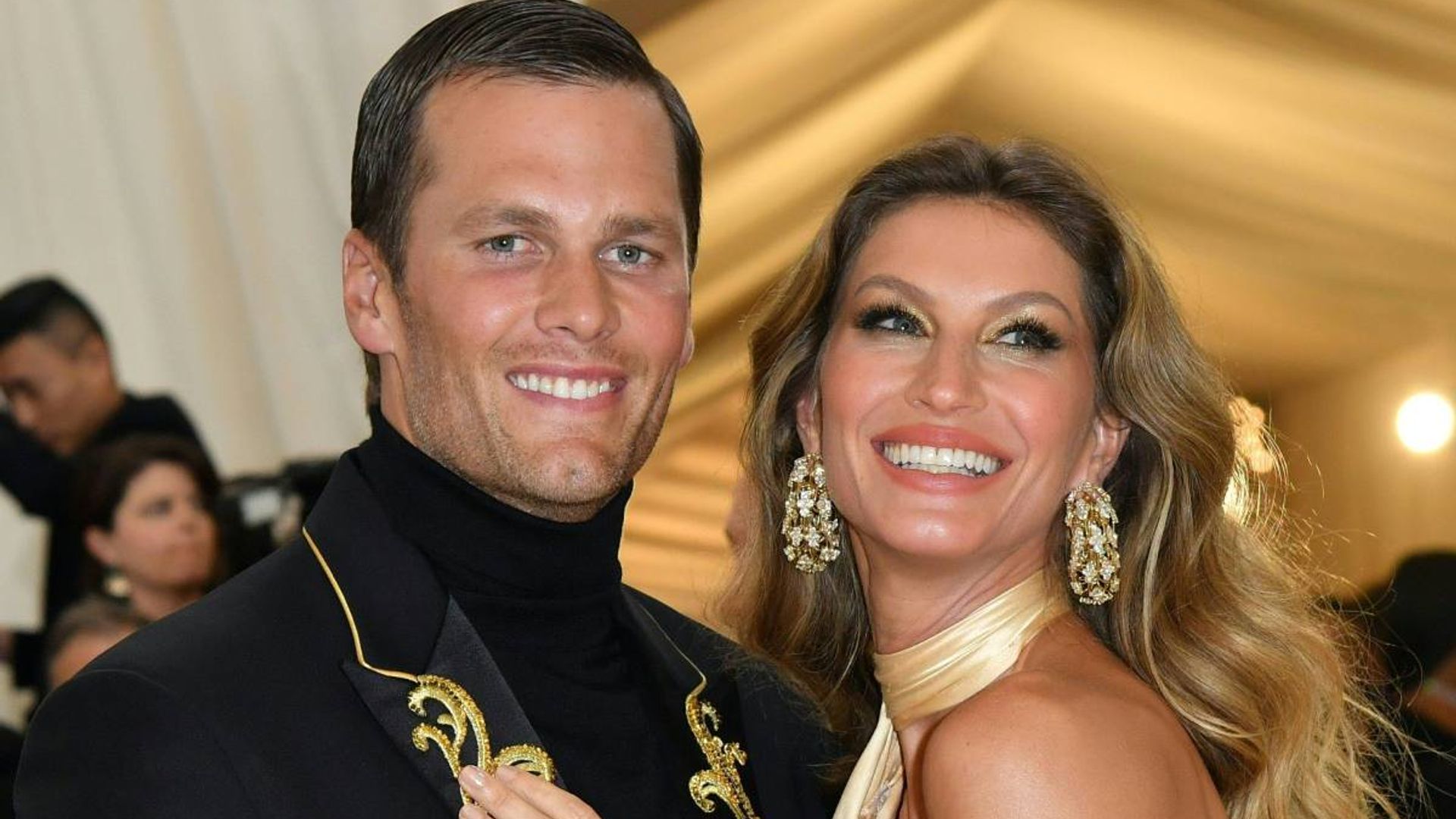 Tom Brady and Gisele Bündchen planned wedding in 10 days – see all her dresses