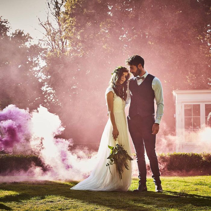 pink-wedding-smoke-bomb