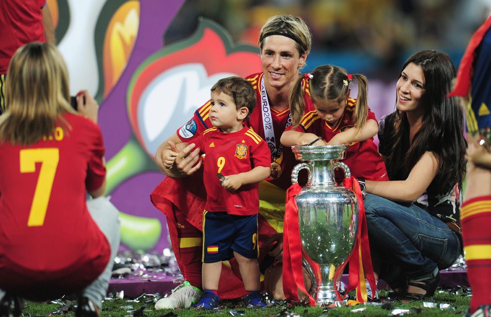 Fernando Torres with his kiddo and wife