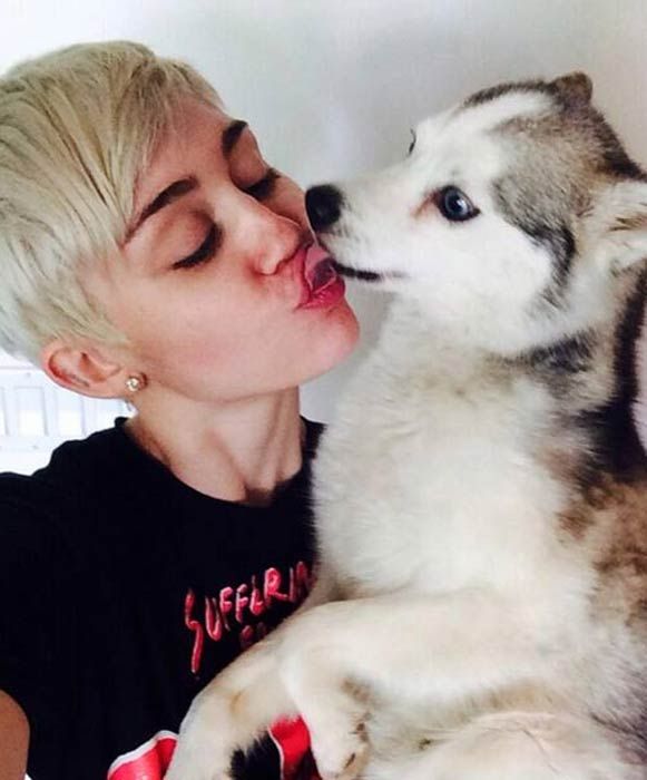 Miley Cyrus Hospitalized for Severe Allergic Reaction 