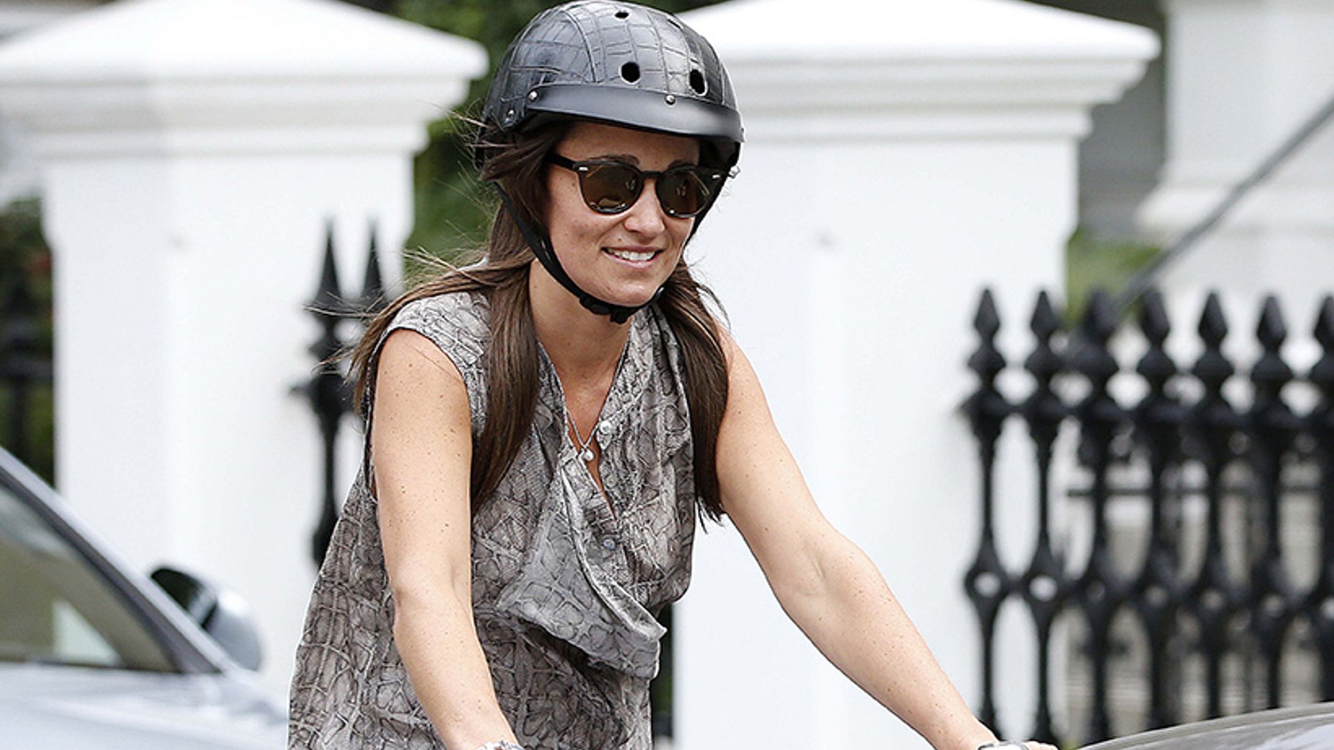 Pippa Middleton is the chicest bike rider in London
