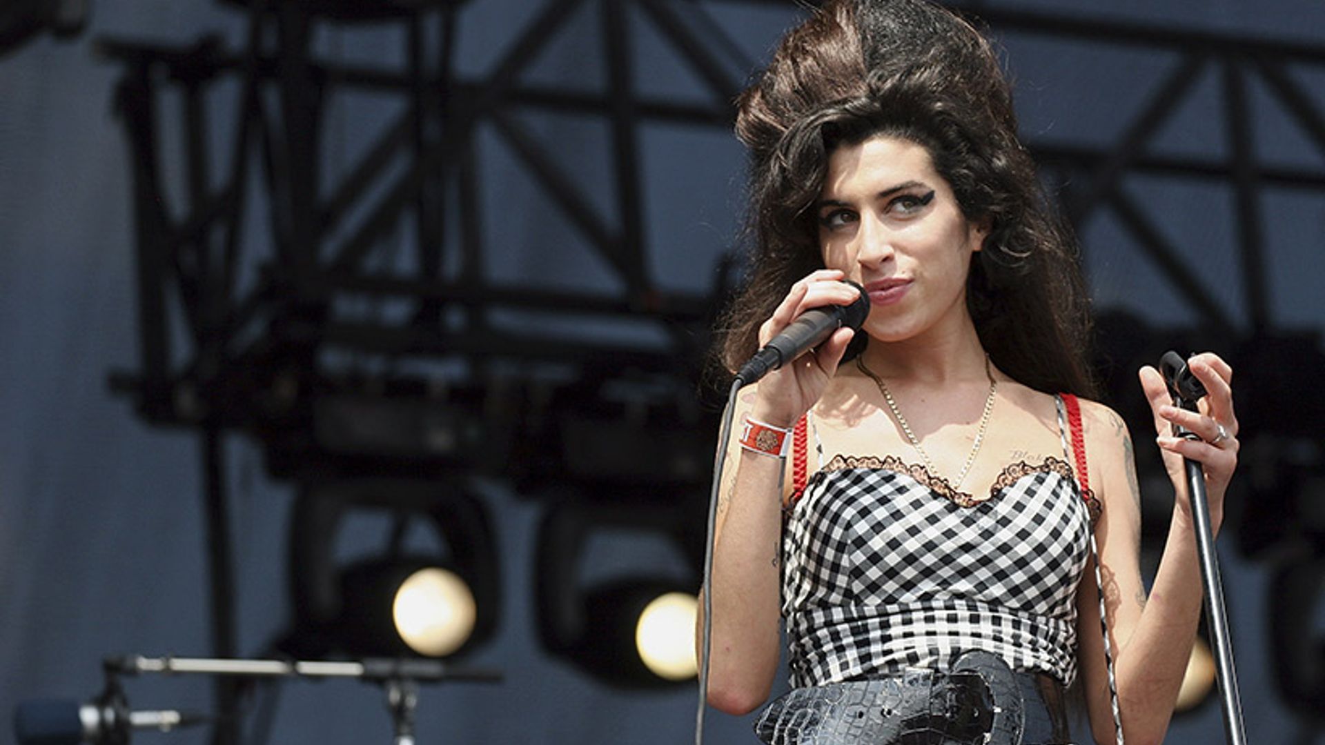 Amy Winehouse Foundation to open facility for girls suffering from alcohol and drug dependency