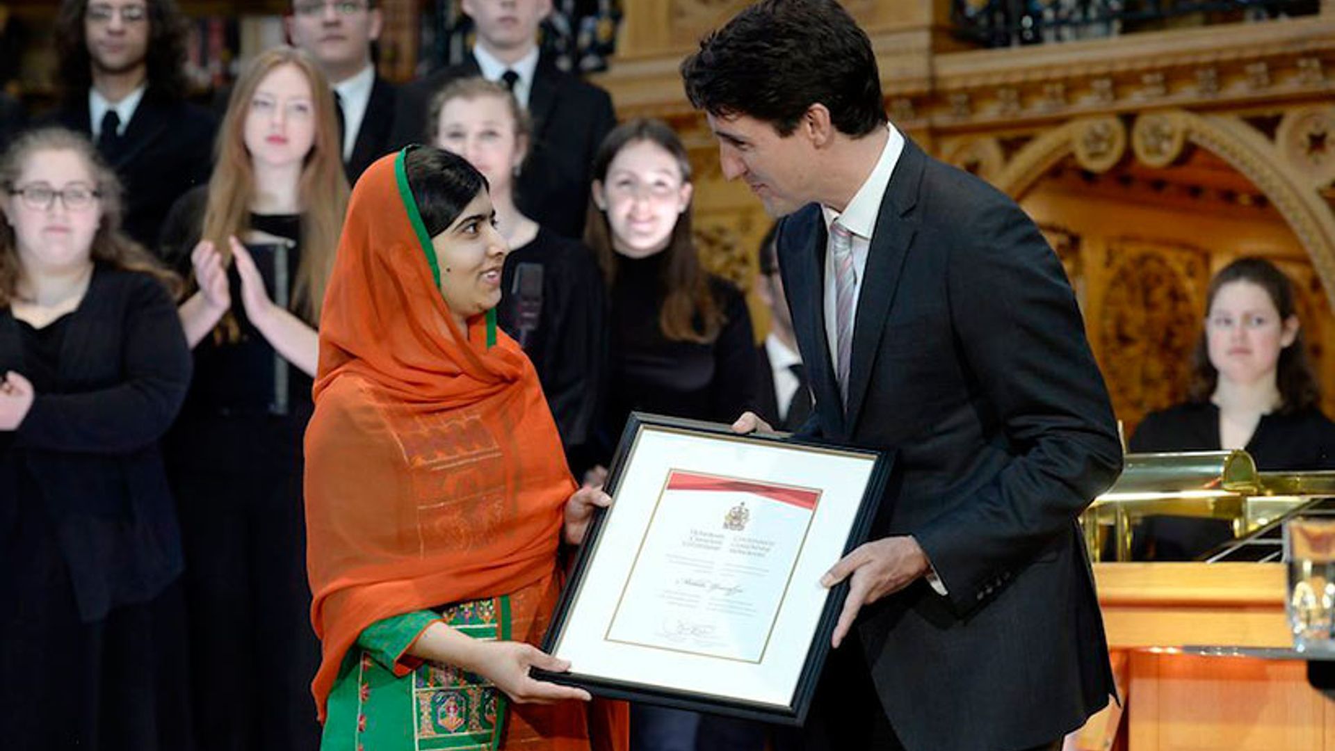Justin Trudeau presents Malala Yousafzai with honorary Canadian citizenship 