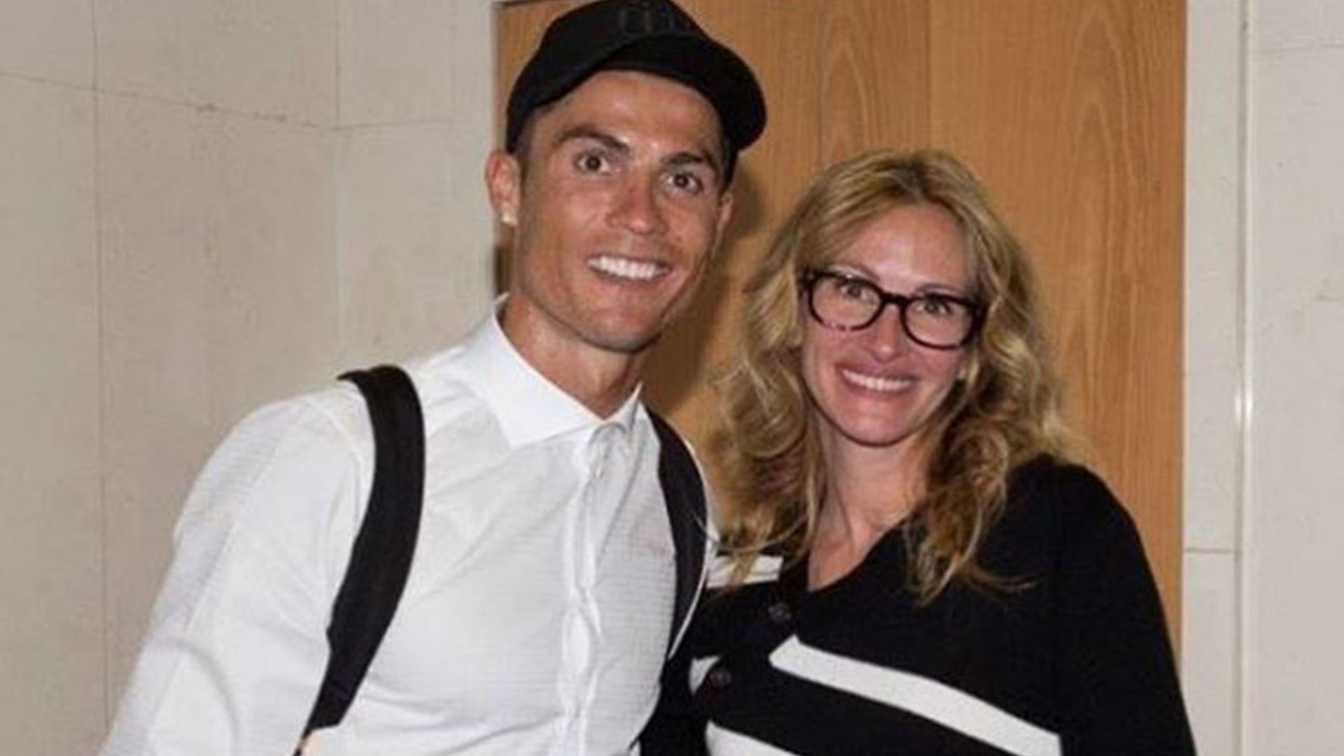 Julia Roberts has sweet fangirl moment when meeting the Real Madrid team - watch the video