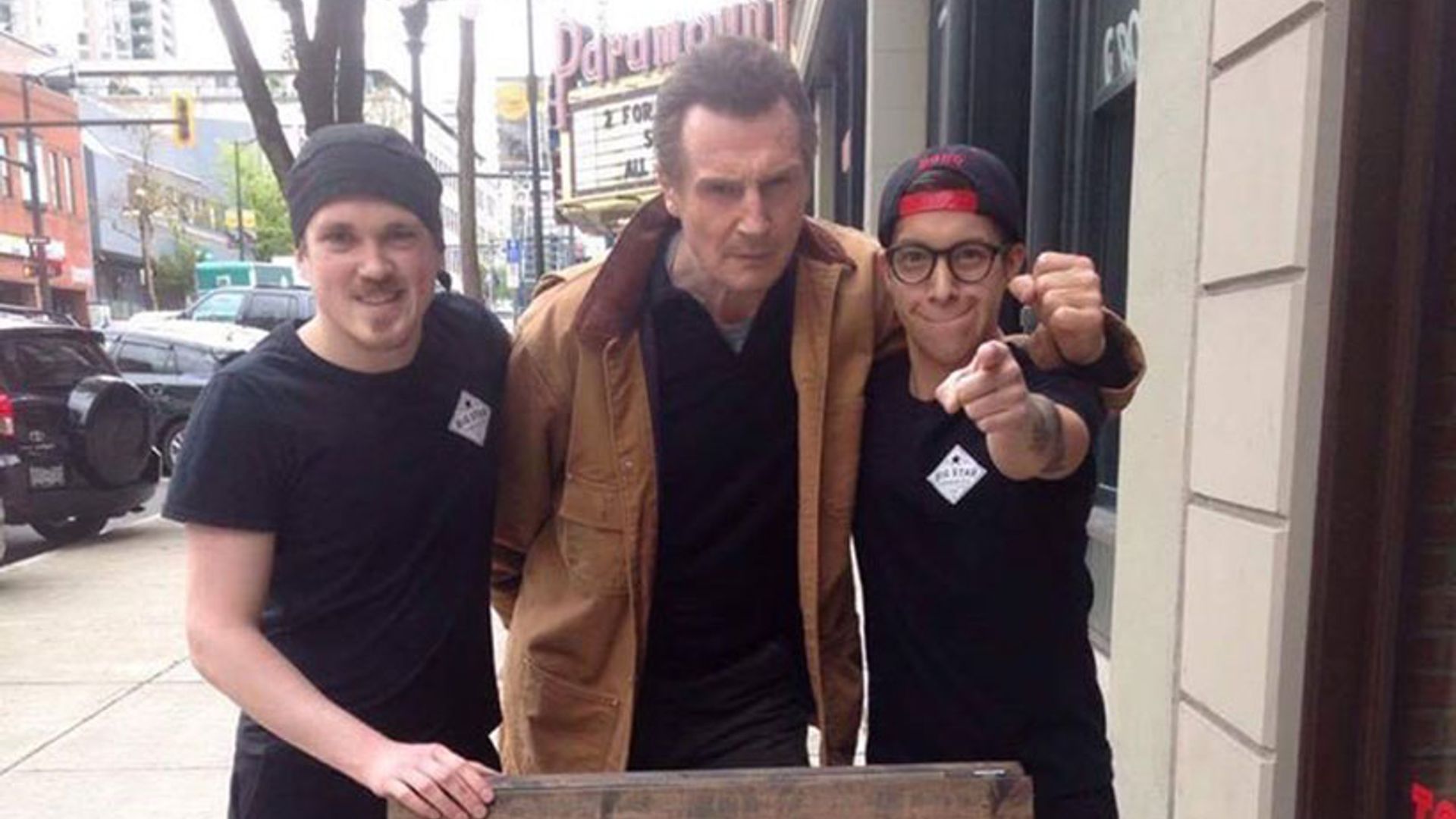Liam Neeson shows up at restaurant after they promise him free sandwich