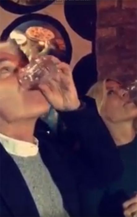 holly-willoughby-and-phillip-schofield-down-tequila-bodega-negra