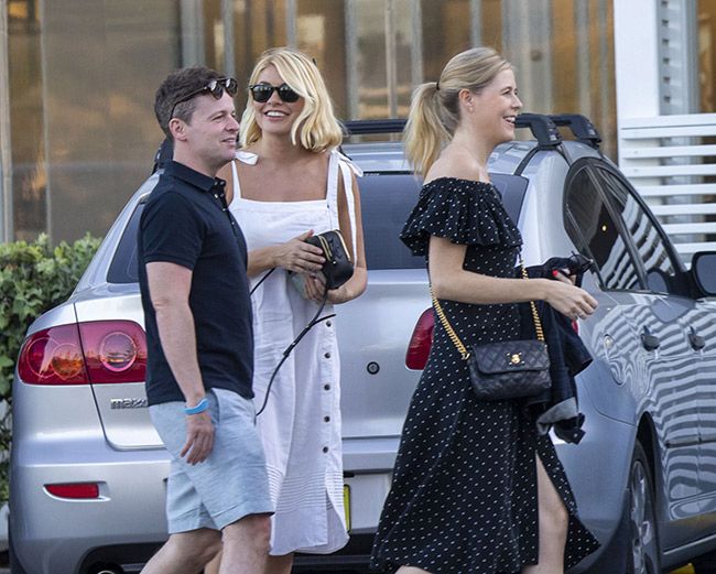 holly willoughby in australia with declan donnelly and ali astall