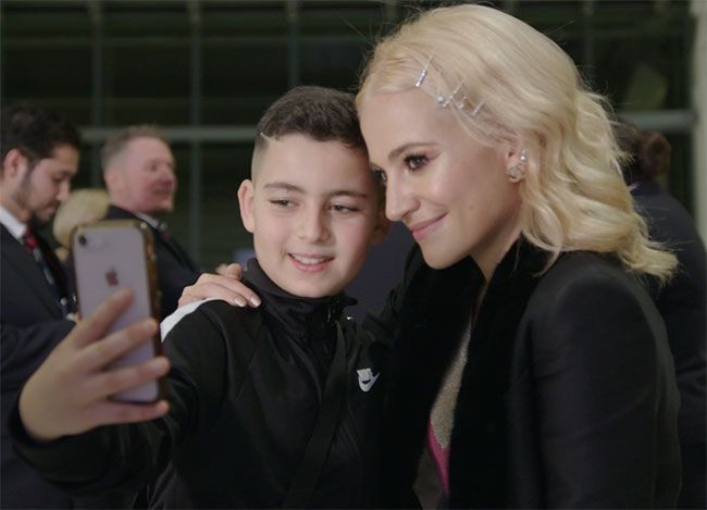 Pixie Lott welcomes children to a Home Alone 2 experience