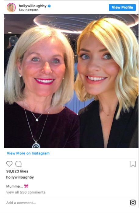 holly-willoughby-mum-rare-photo