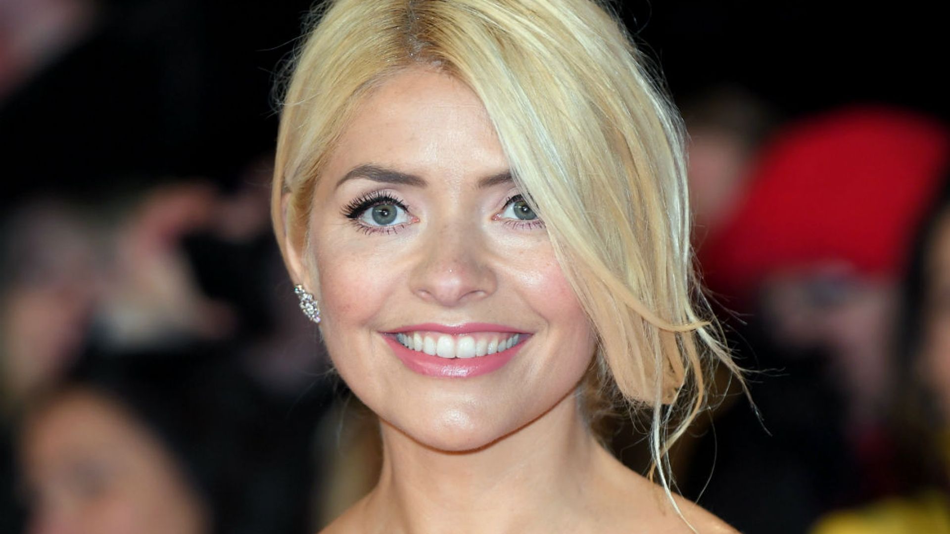 holly-willoughby-attacked-social-media