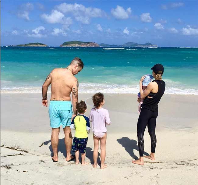 Robbie-Williams-family-holiday