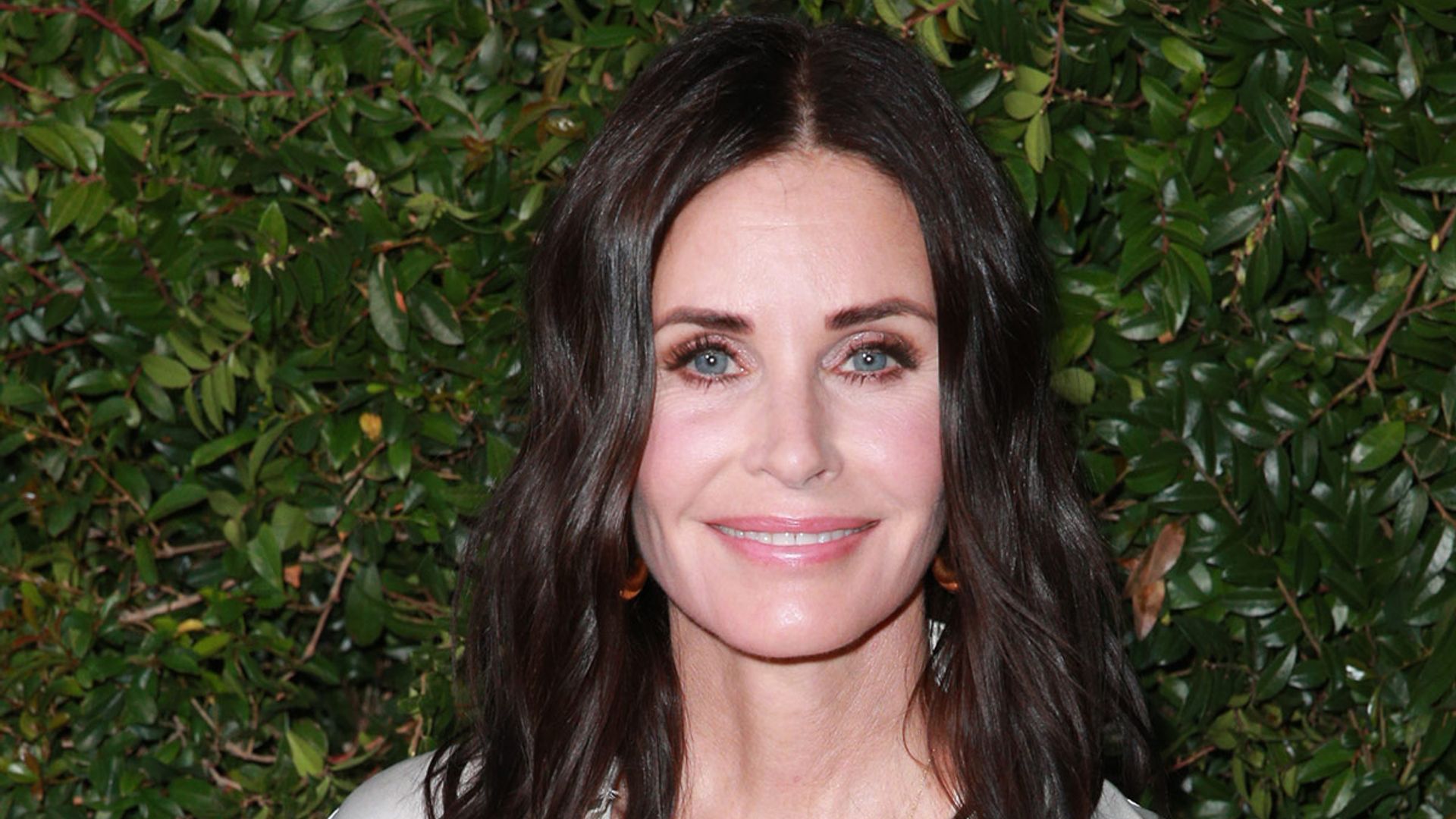 courteney cox at red carpet event