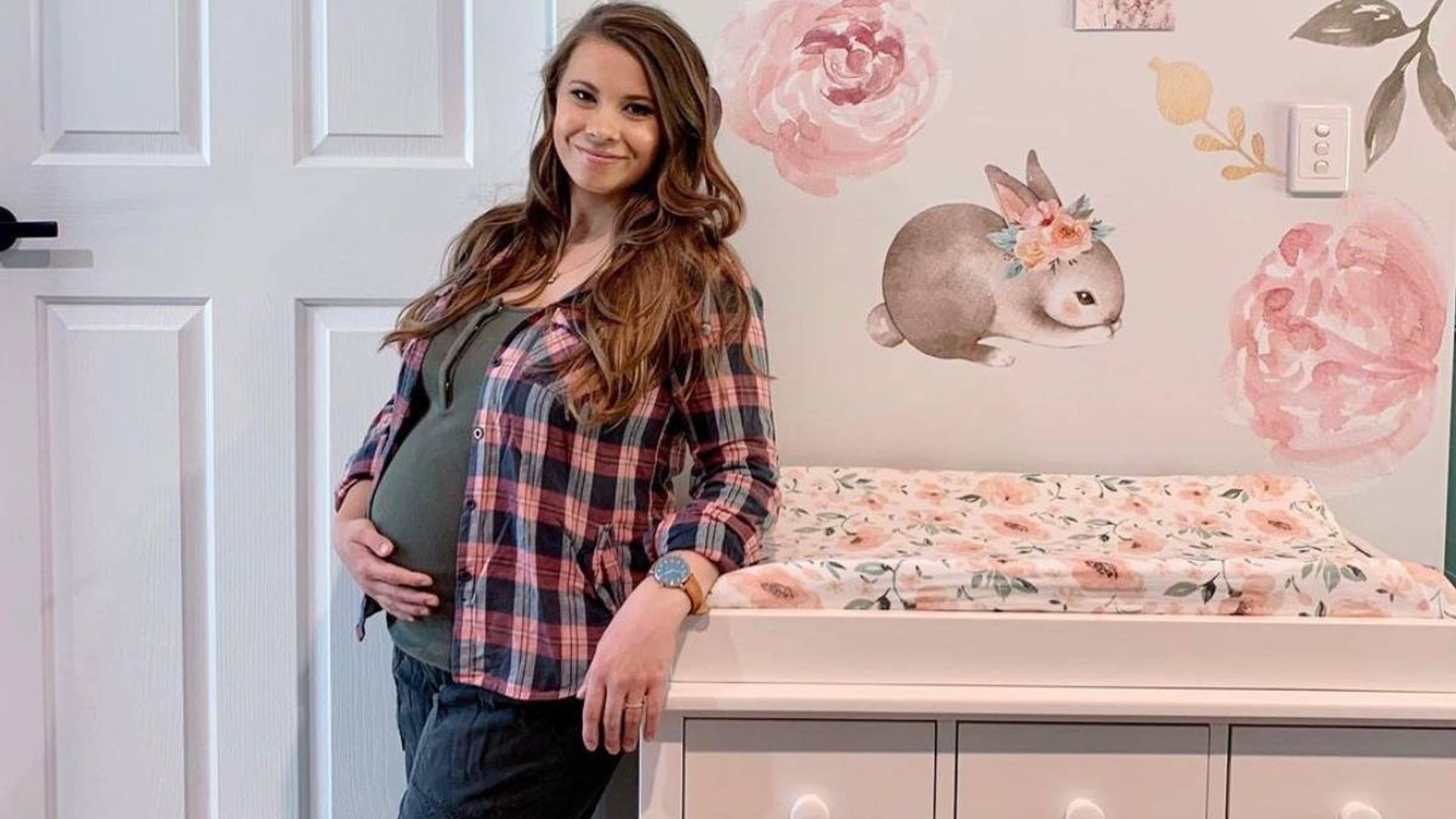 Pregnant Bindi Irwin shares unexpected baby photo - and fans react