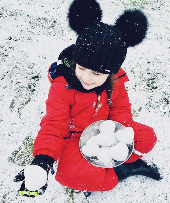 holly-willoughby-niece-snow