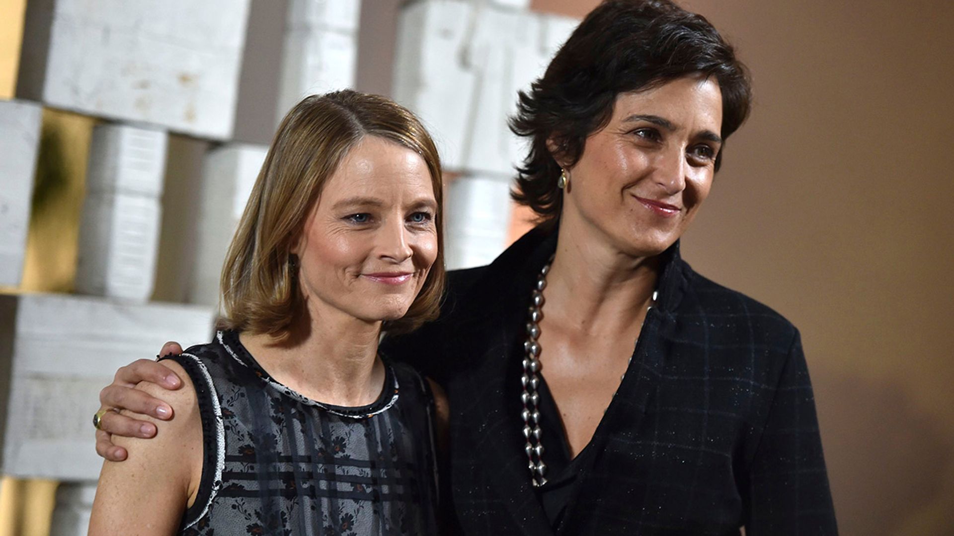 Jodie Foster and her wife Alexandra celebrate her Golden Globes win