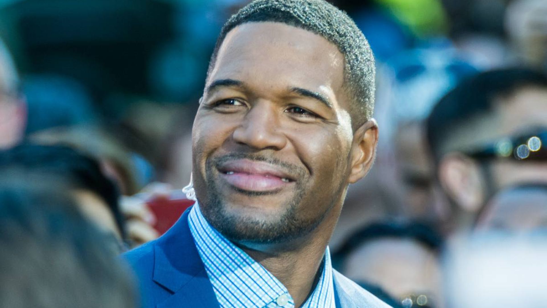 GMA's Michael Strahan divides fans with latest post as star asks for help