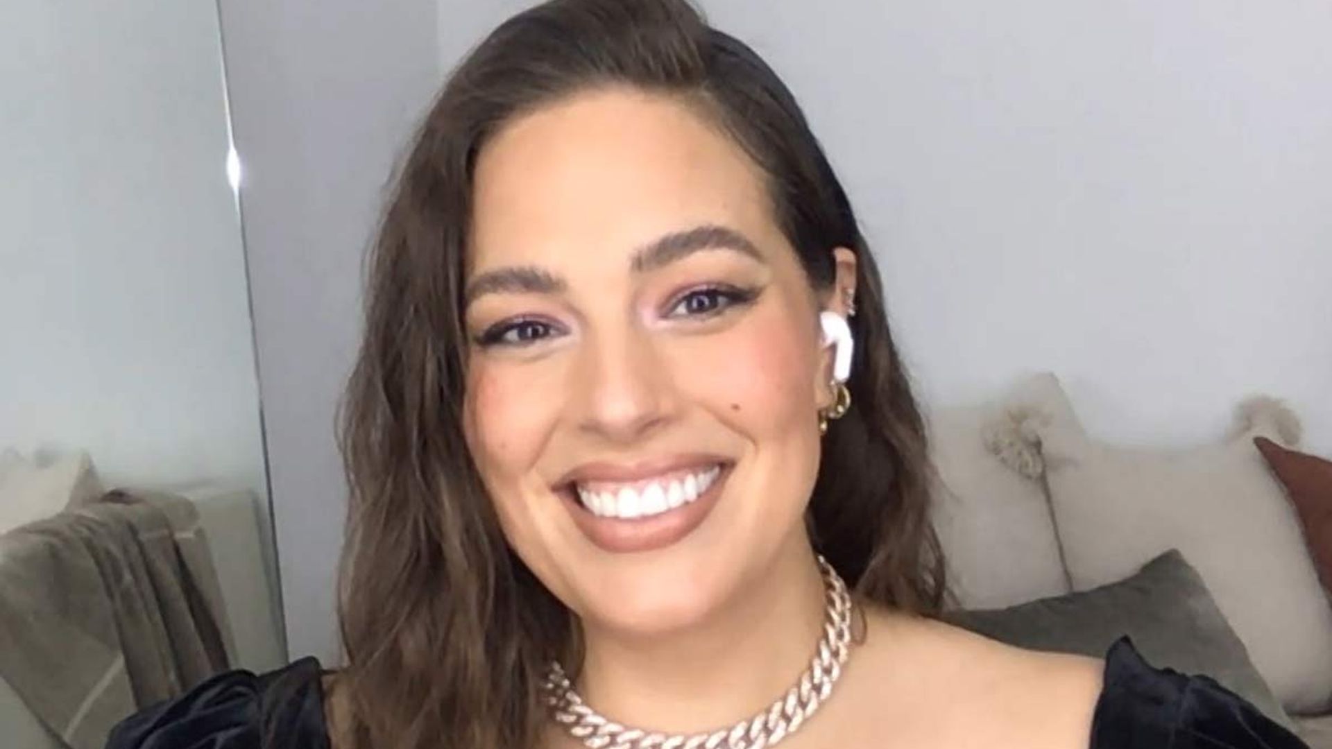 Ashley Graham causes a stir with rare photos of lookalike mother