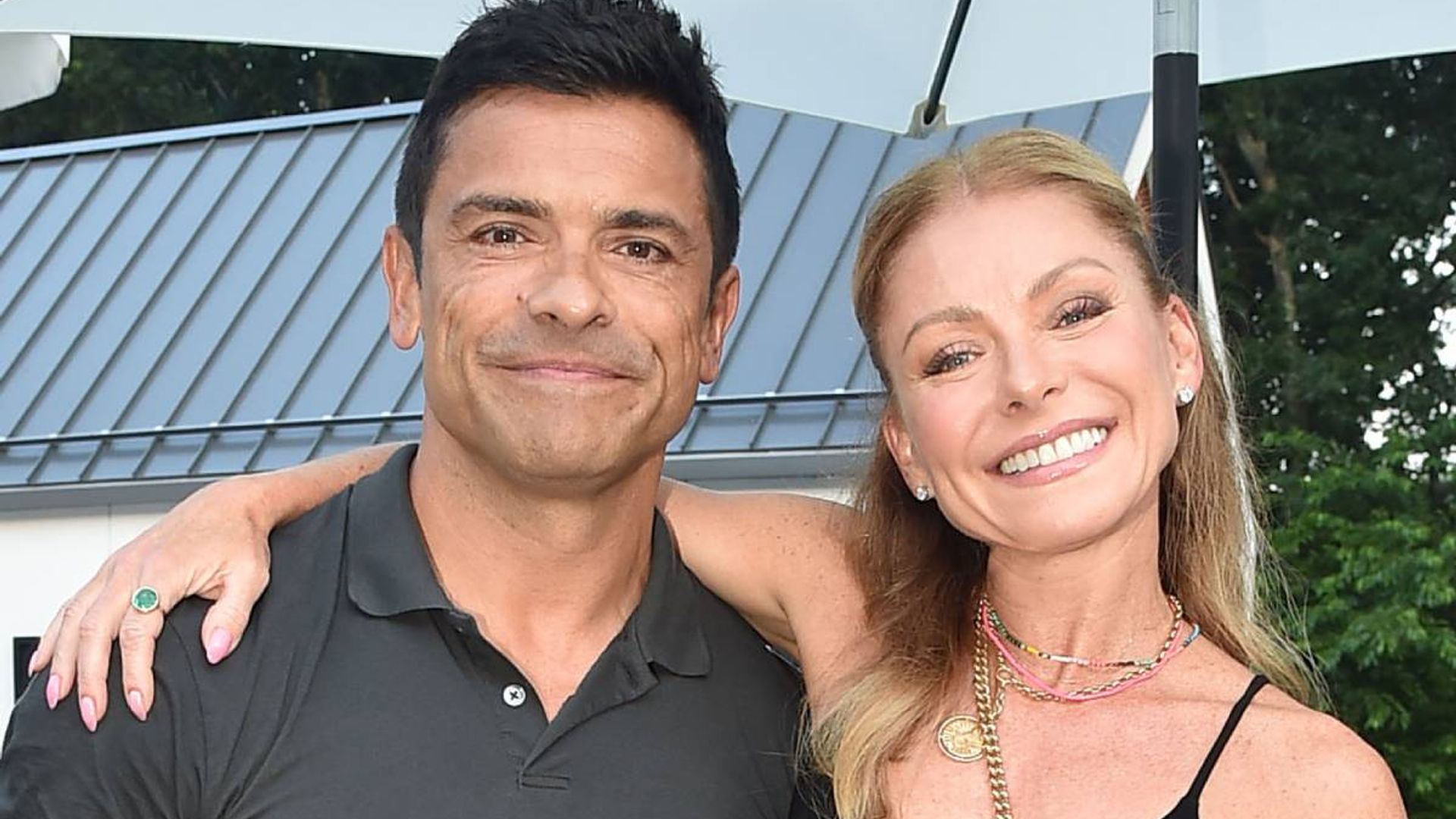 Kelly Ripa shares rare family photo with all her children to mark special celebration