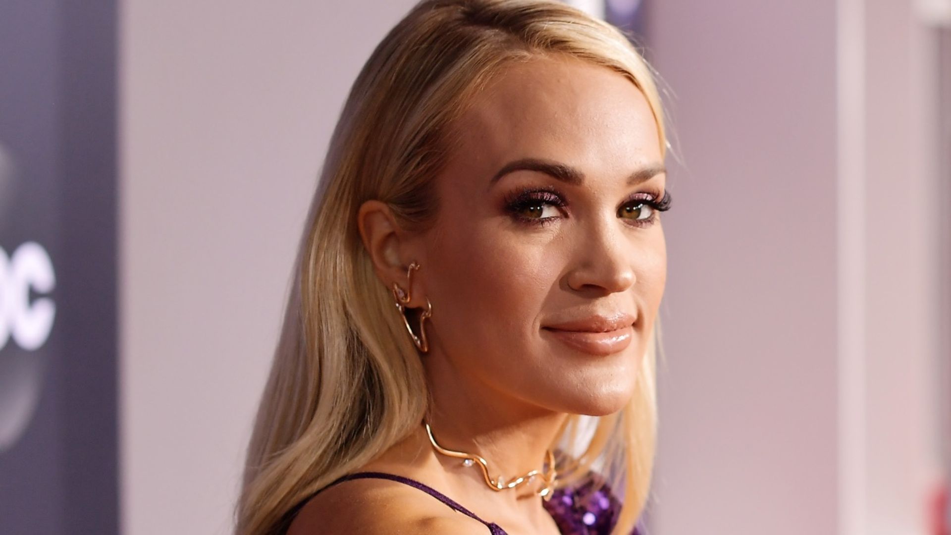 Carrie Underwood encourages fans with a fun new workout challenge