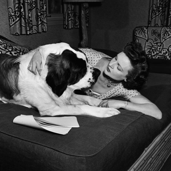Betty White con su perro Stormy