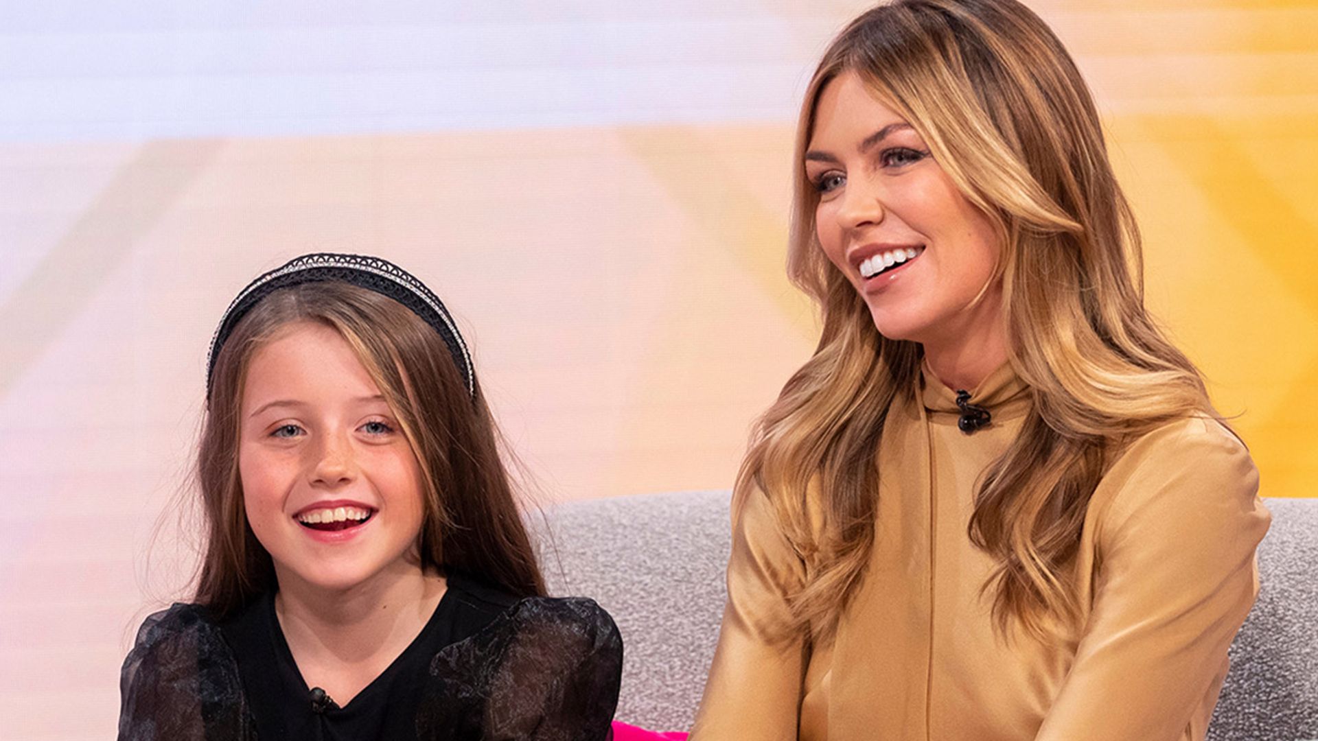 abbey-clancey-on-lorraine-with-daughter-sophia