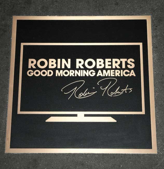 robin-roberts-gma-plaque-times-square