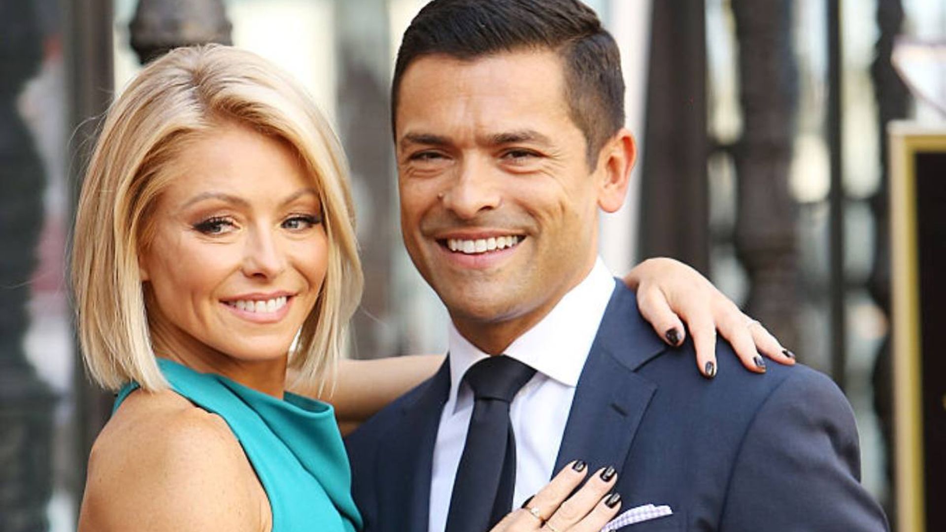 Kelly Ripa's lookalike daughter steals the spotlight in sweet family photo