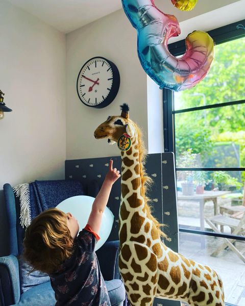alex-jones-son-kit-giraffe-birthday