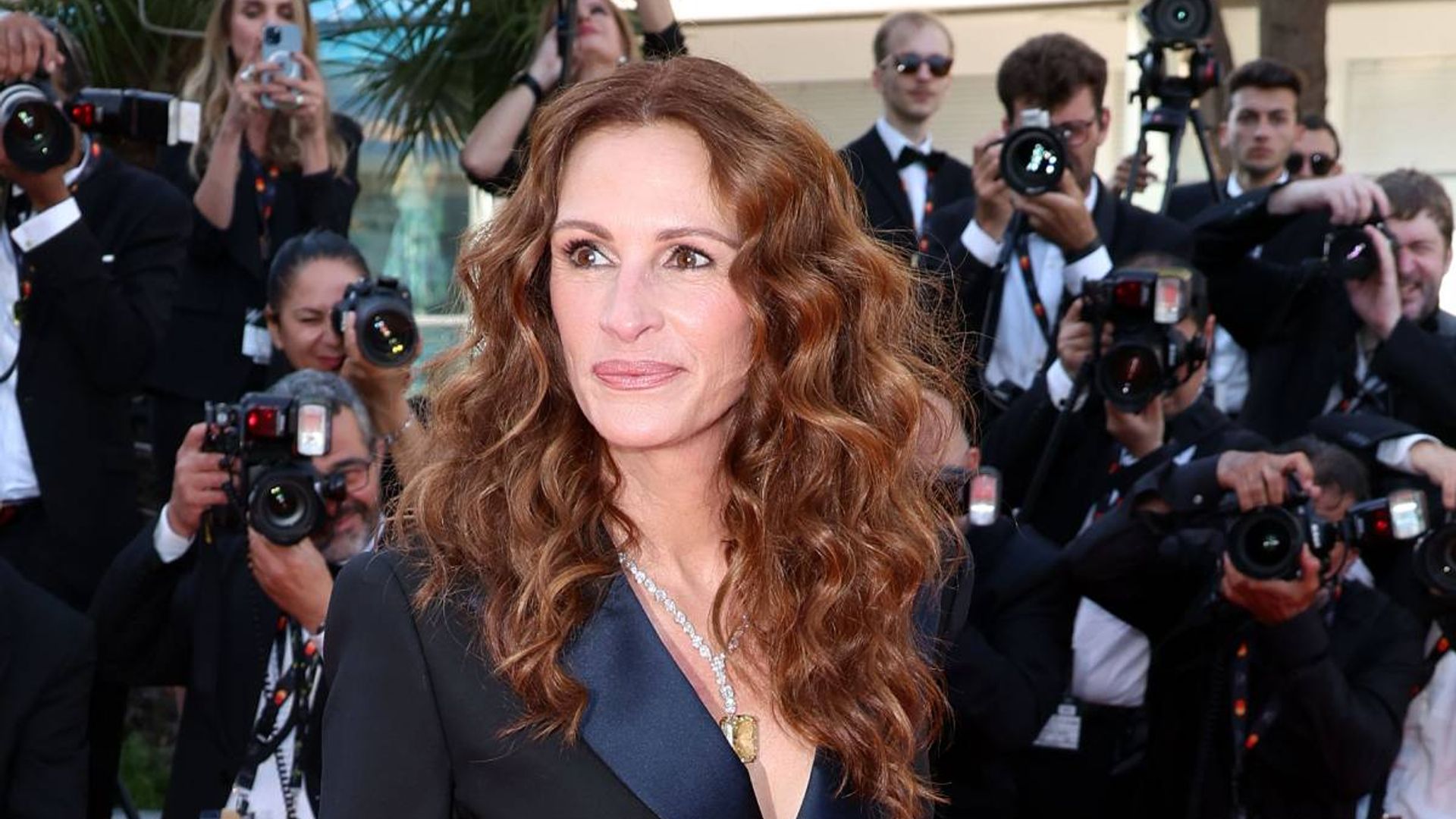 Julia Roberts reveals hilarious way she's 'recovering' as she pokes fun at grueling itinerary