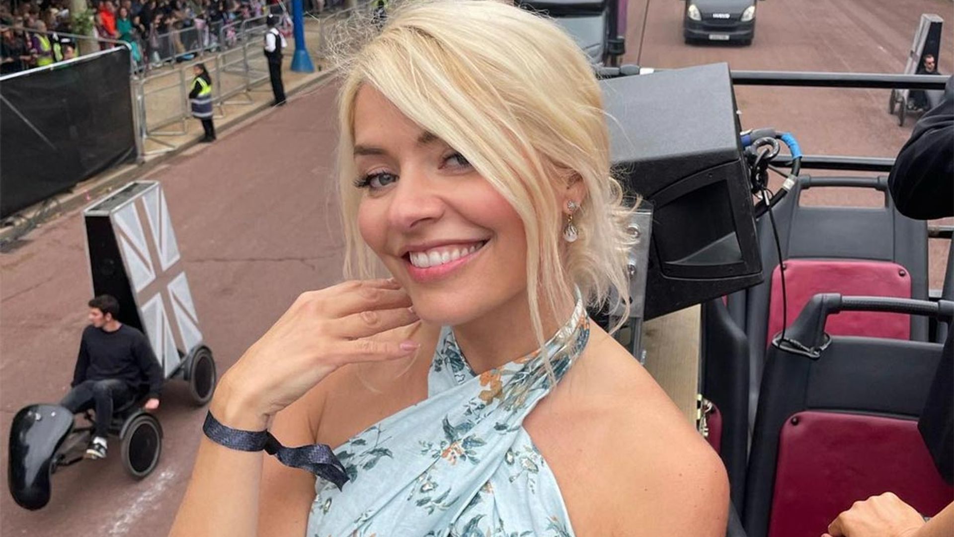 Holly Willoughby's Pageant selfie gets majorly interrupted