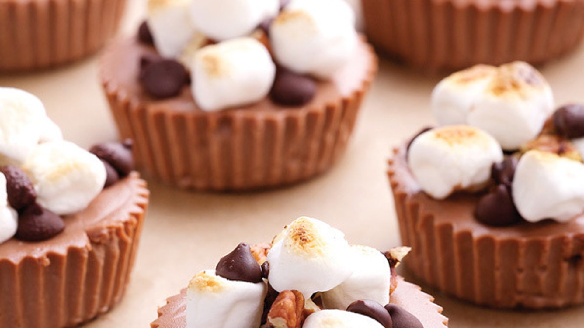 Mini Chocolate Cheesecakes With Marshmallows And Pecans