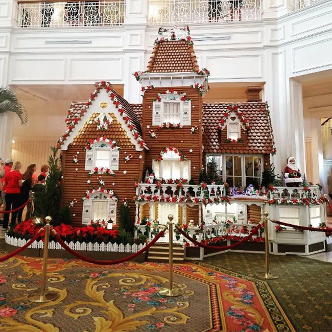 The top 10 most amazing gingerbread houses | HELLO!