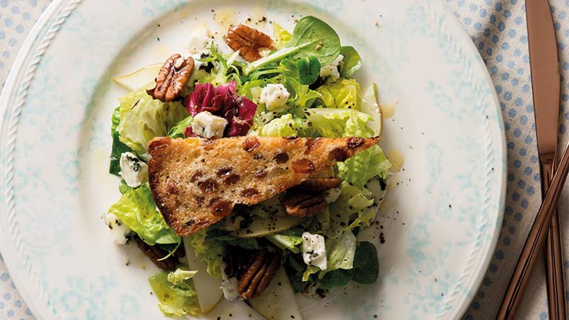 Blue-Cheese,-Pear-and-Pecan-Nut-Salad-with-RS-Barmbrack-Croutons-2