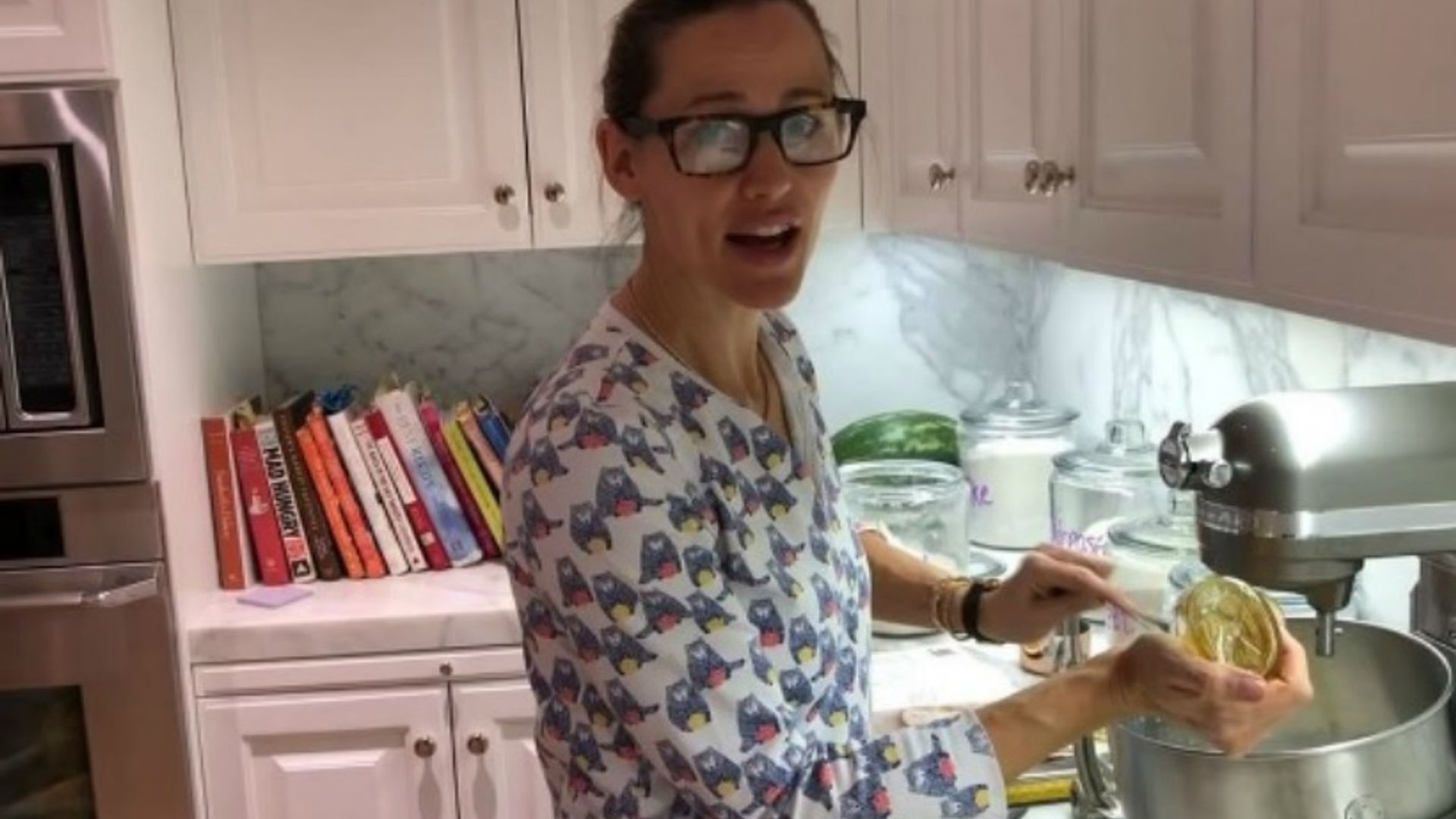 Jennifer-Garner-cooking-video