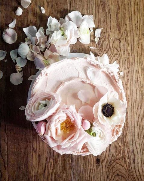 Violet-cakes-rhubarb-cake